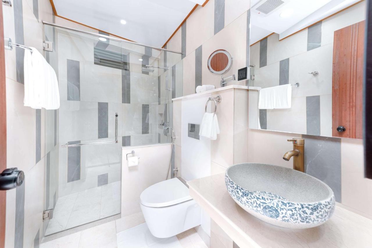 Two-Bedroom Suite with Partial Sea View (Free Return Airport Transport)