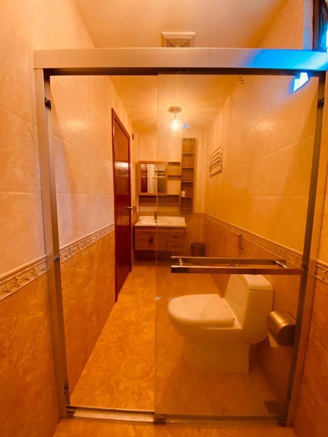 Family Room with Balcony,1329955010:JPEG