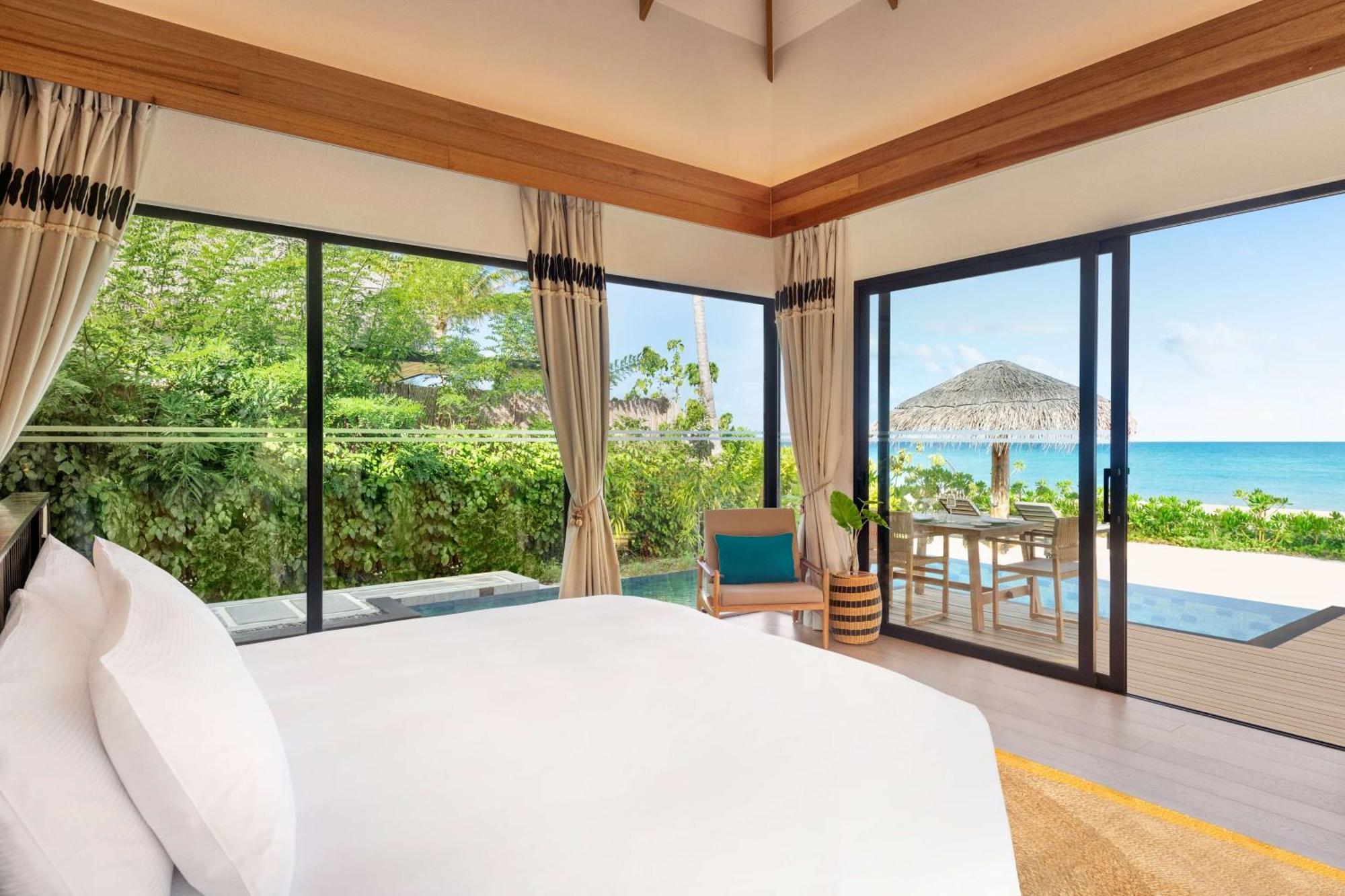 Villa familiar de 1 dormitorio con piscina junto a la playa
