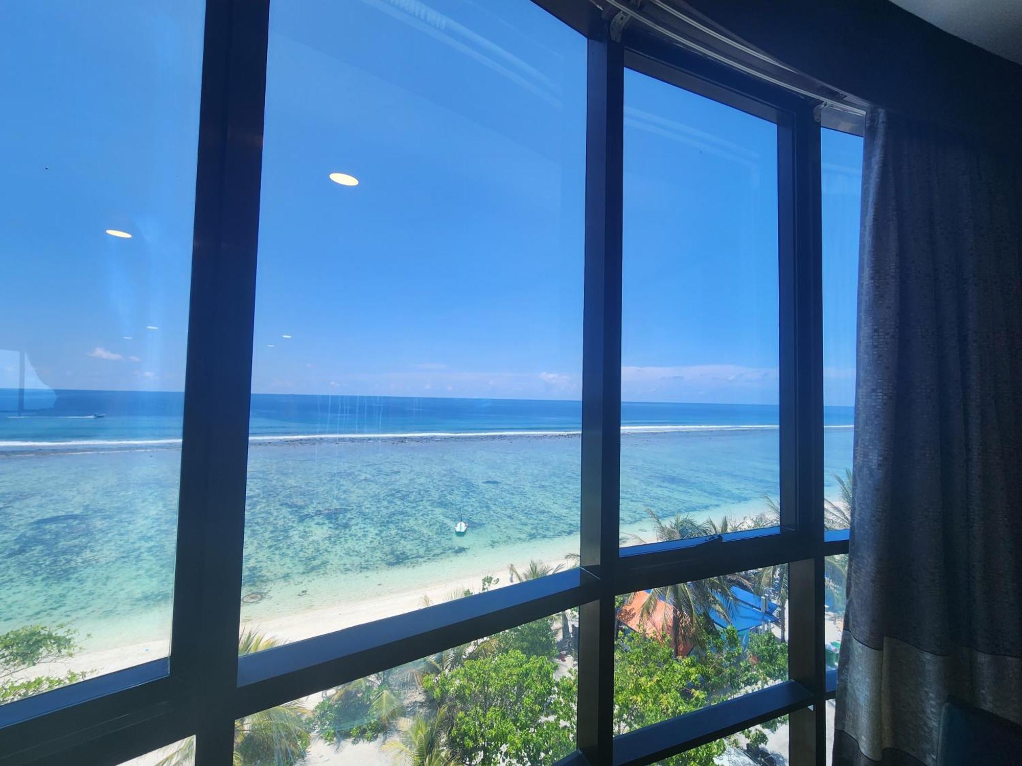 Family Room with Sea View