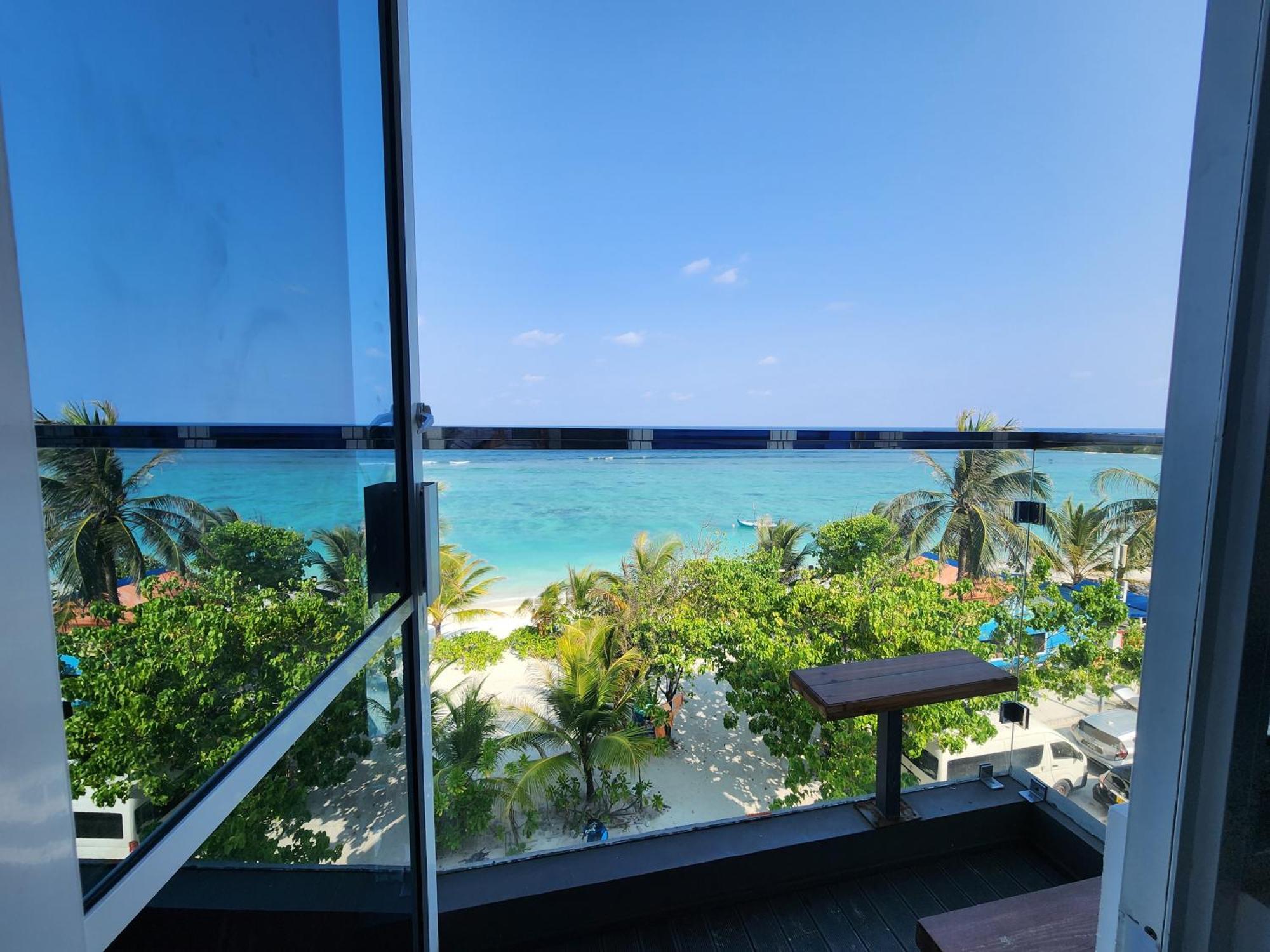 Deluxe Double Room with Balcony and Sea View