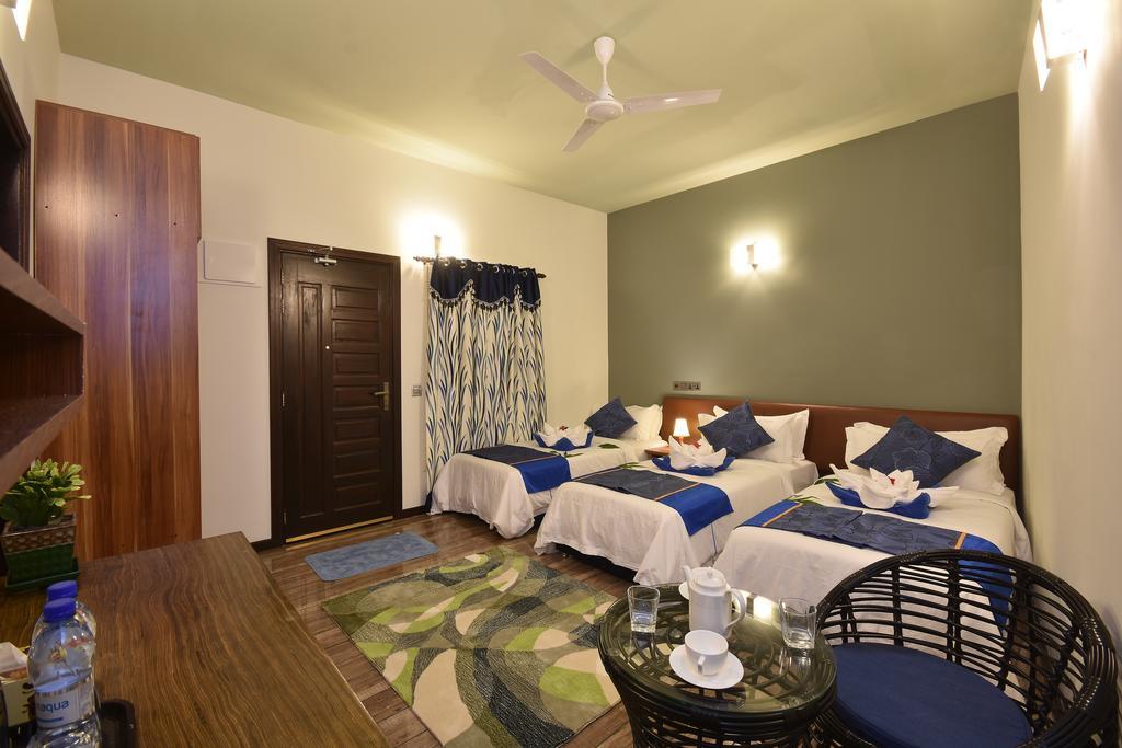 Three-Bedroom Suite Credit of US$20 Whale Shark Watching & Manta Snorkelling,463795257:JPEG