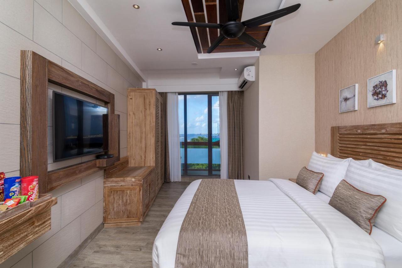 Super Deluxe Doppelzimmer mit Meerblick und Balkon - kostenloser Transfer vom/zum Flughafen