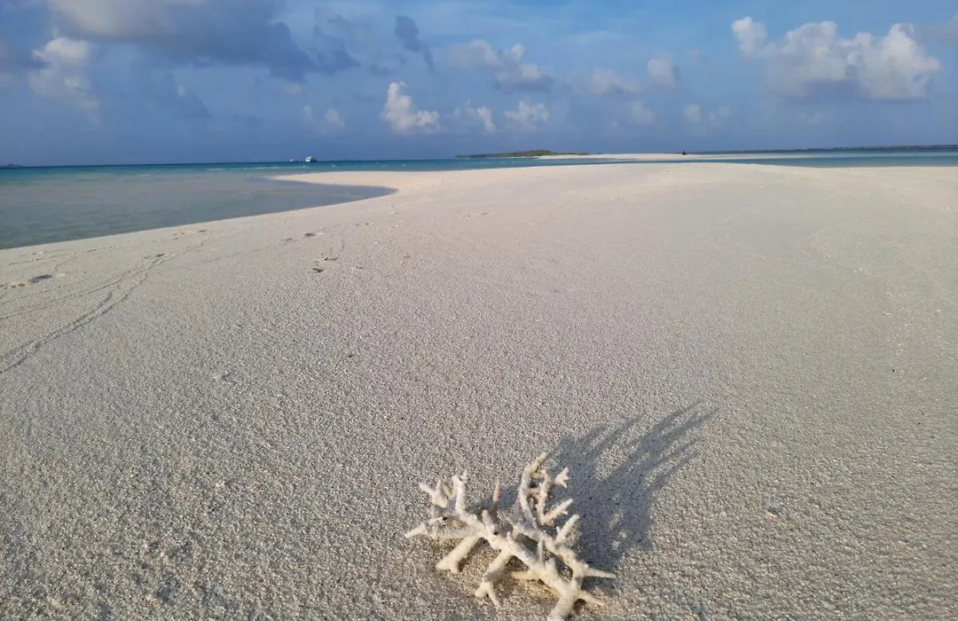 Royal Beach Dhigurah-1