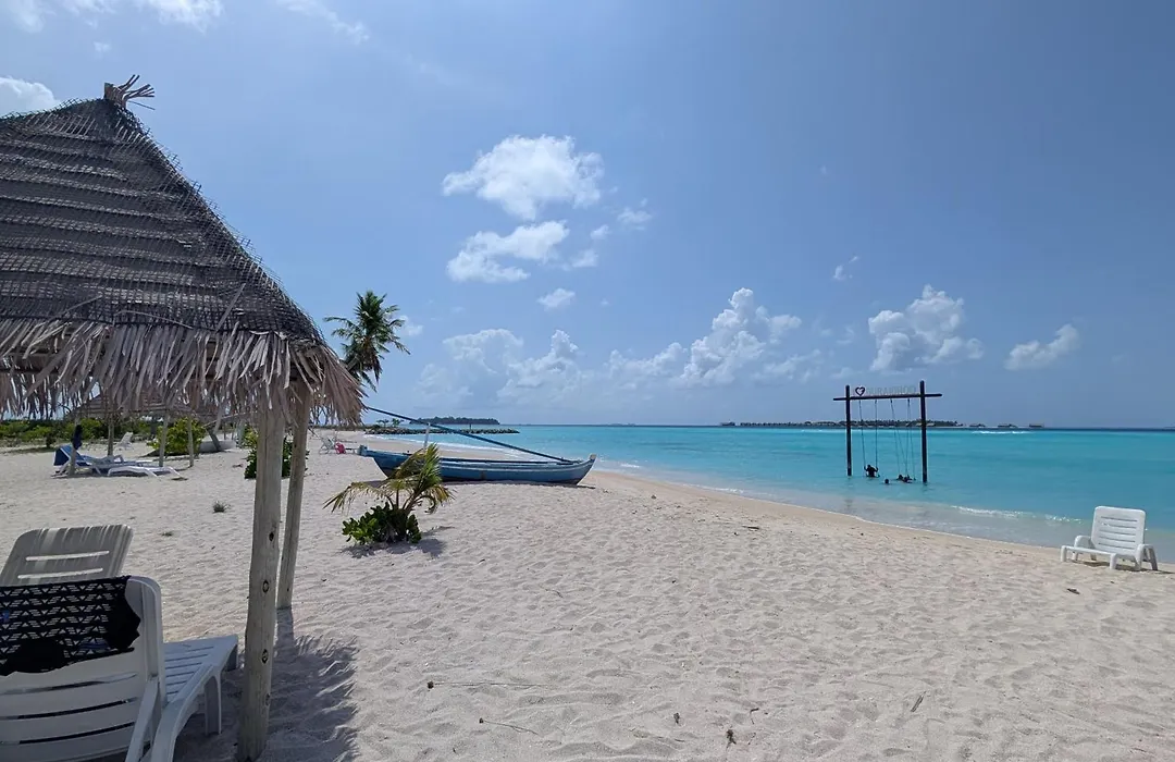 Iris Beach Residence-1