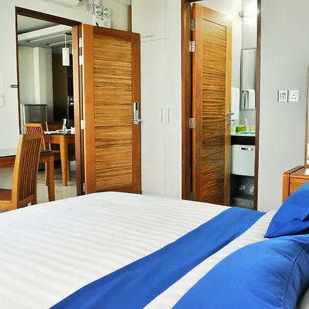 Airport Comfort Inn Premium-3
