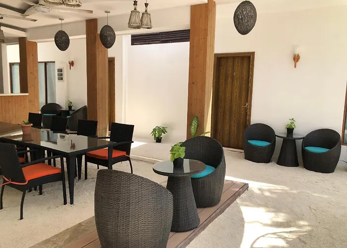 Lvis Blancura Hotel Dharavandhoo