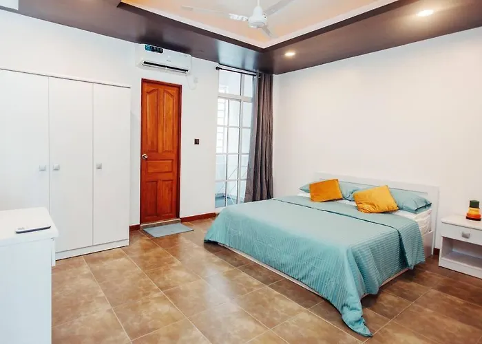 Pet friendly Charming Beachfront 2Br Apartment In Hulhumale'