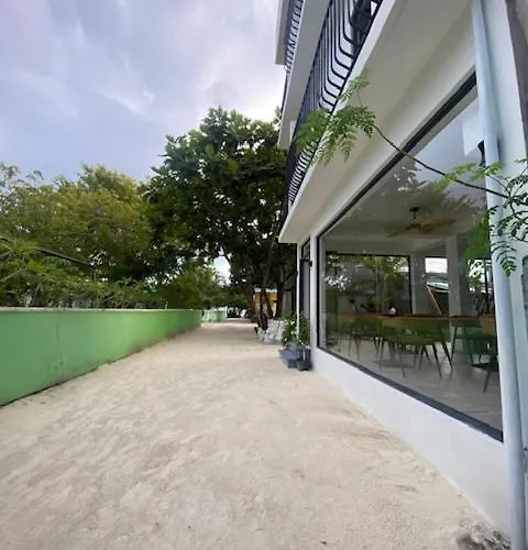 Kunaa Beach Inn Fulidhoo