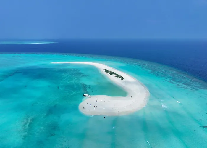 Komandoo (Lhaviyani Atoll) Hotels