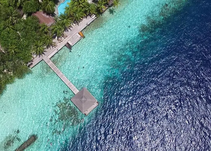 Ranveli Island Resort Dhangethi